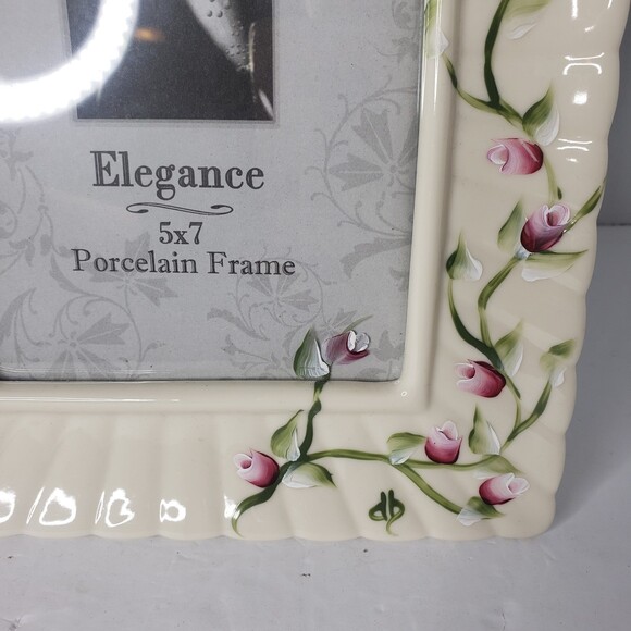 ELEGANCE Hand Painted Floral Porcelain Picture Frame 5 X 7 Inch - Picture 3 of 4